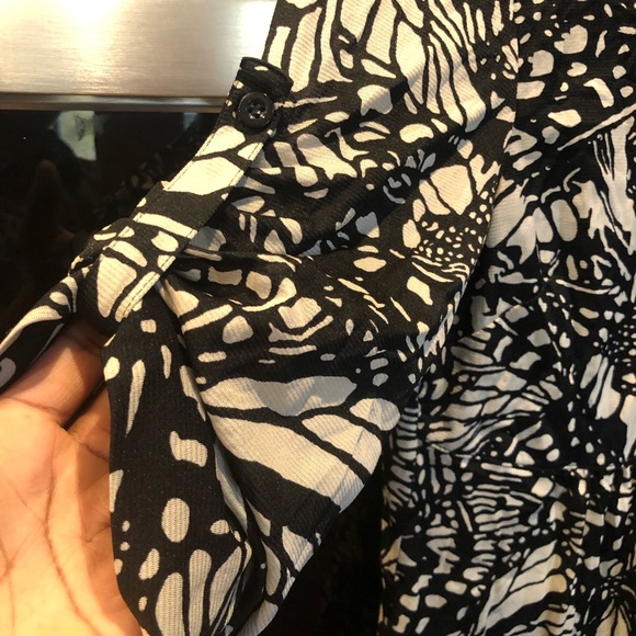 Beautiful Top - Picture 3 of 4